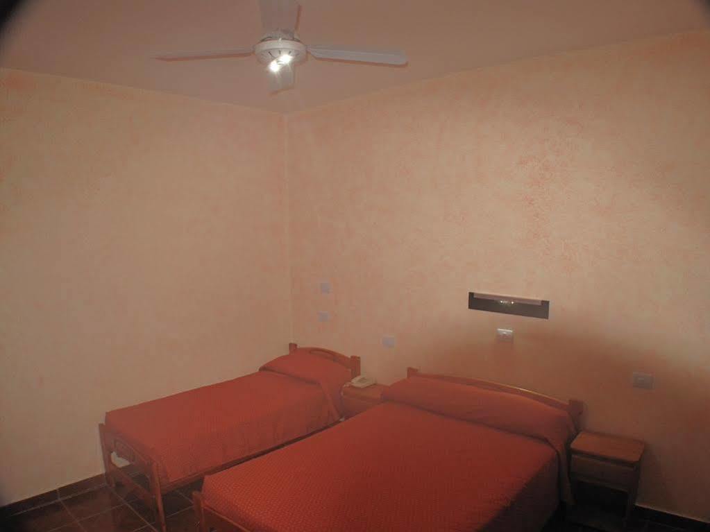 Hotel Los Cedros Buenos Aires Luaran gambar